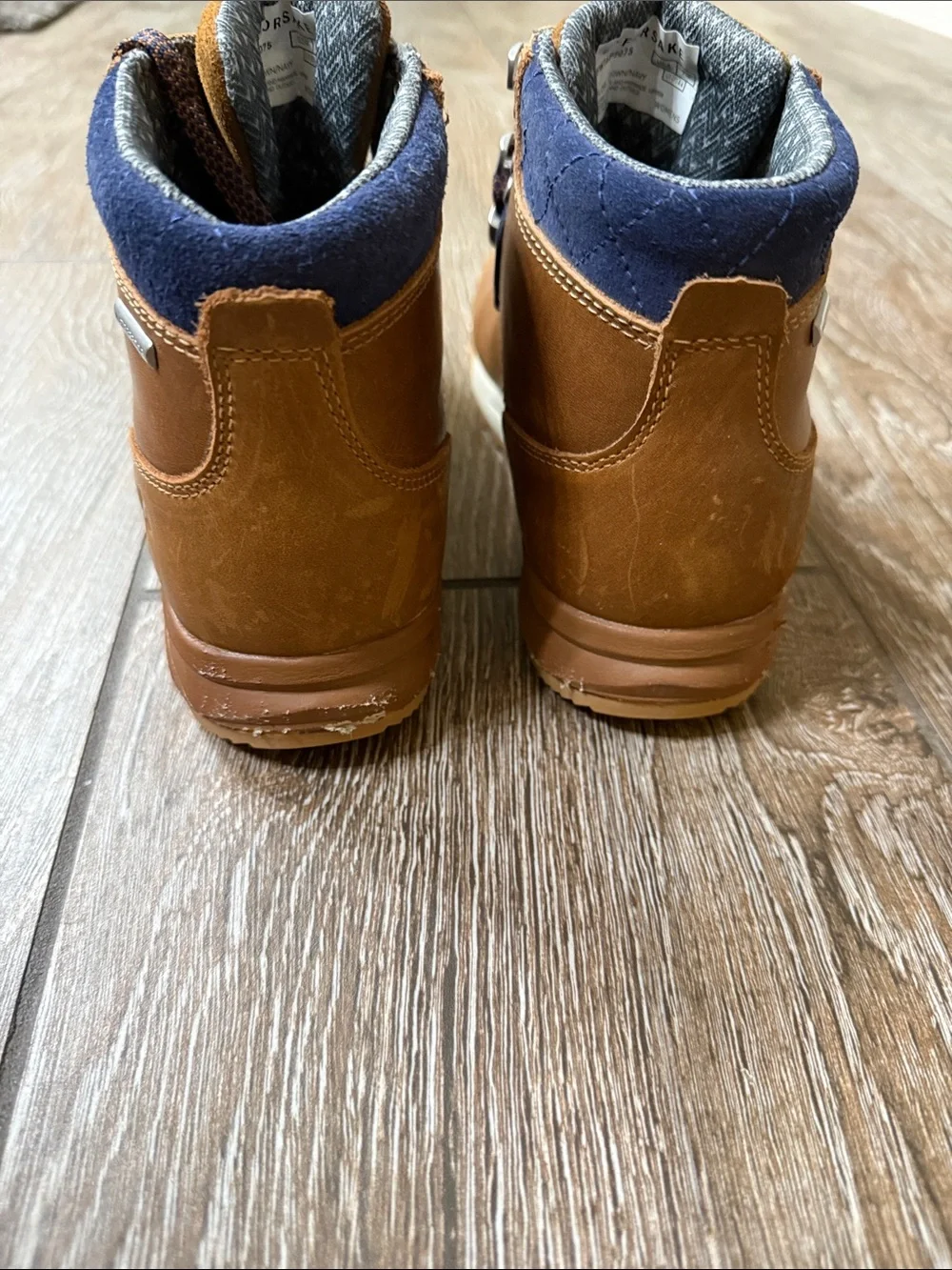 Forsake Women's Patch Mid Waterproof Boots size 7.5